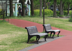 ベンチ